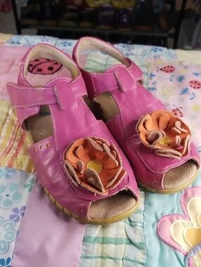 Livie & Luca Pink Leather Sandals with Orange Flower Accent HTF youth Size 1